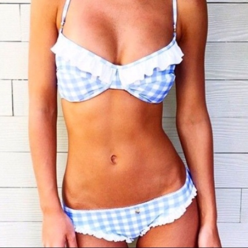 ISO Jessie James decker x amore sorvete